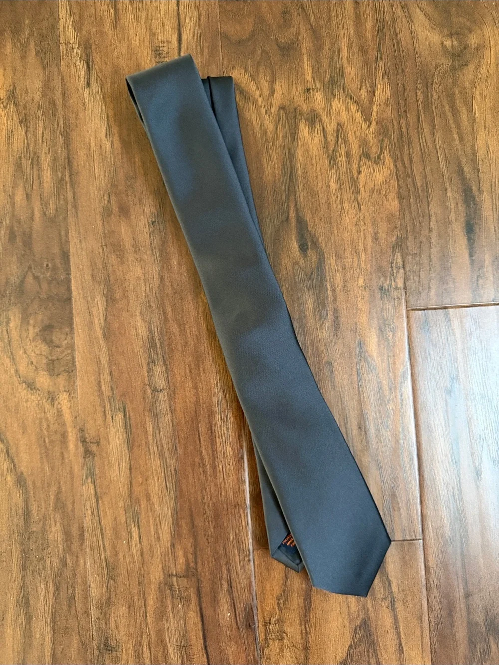 NWT Men’s Narrow Dark Gray Tie